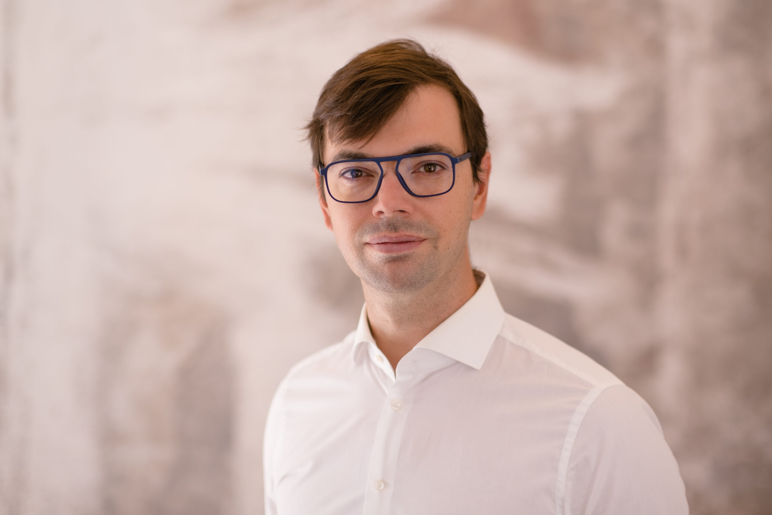 Portraitbild Alexander Jürets